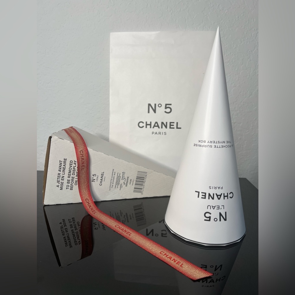 CHANEL N°5 L’EAU The Mystery Box Factory 5 Collection Pochette SET PLUS GIFT BAG